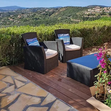 Apartment 6 Pers Grande Terrasse Superbe Vue Et Golfe De Saint Tropez, Piscine Les Issambres