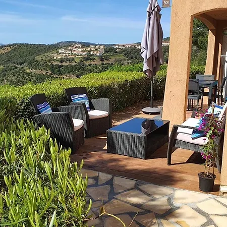 Apartment 6 Pers Grande Terrasse Superbe Vue Et Golfe De Saint Tropez, Piscine Les Issambres